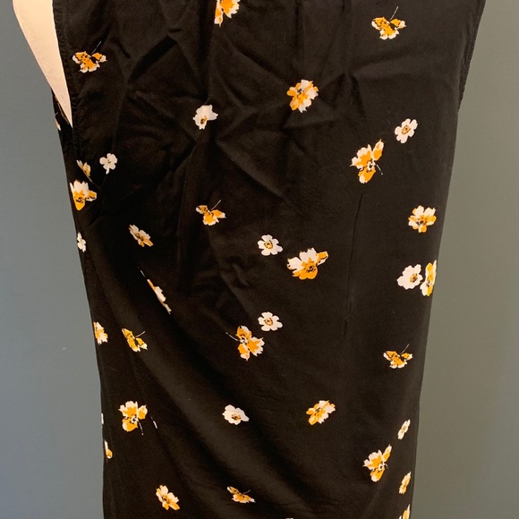 Gorgeous summer dress. - Picture 5 of 6